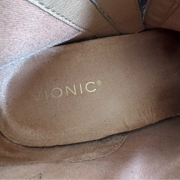 Vionic Waterproof Madeline Greige Suede Ankle Boot Bootie with Tassel Size 11 - Picture 13 of 13